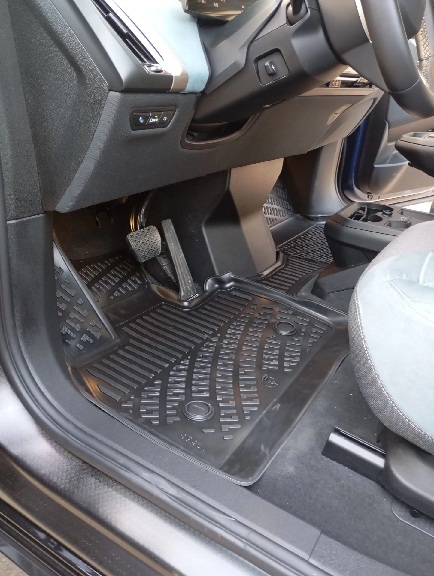 Bmw iX 2024 Havuzlu Paspas Siyah 