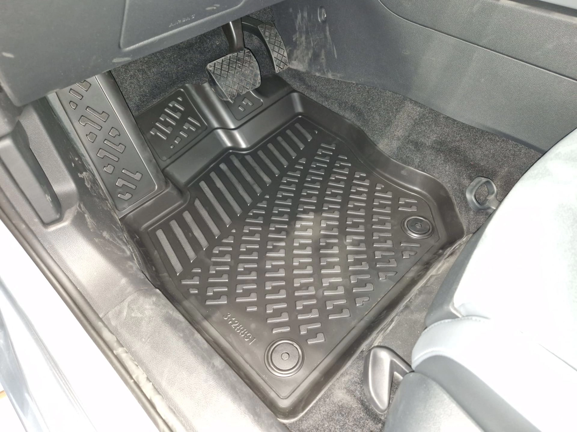 Volkswagen Passat B9 2023 Havuzlu Paspas Siyah STW 